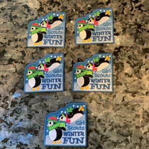 💚5 Girl Scouts Winter Fun Sew On Patch